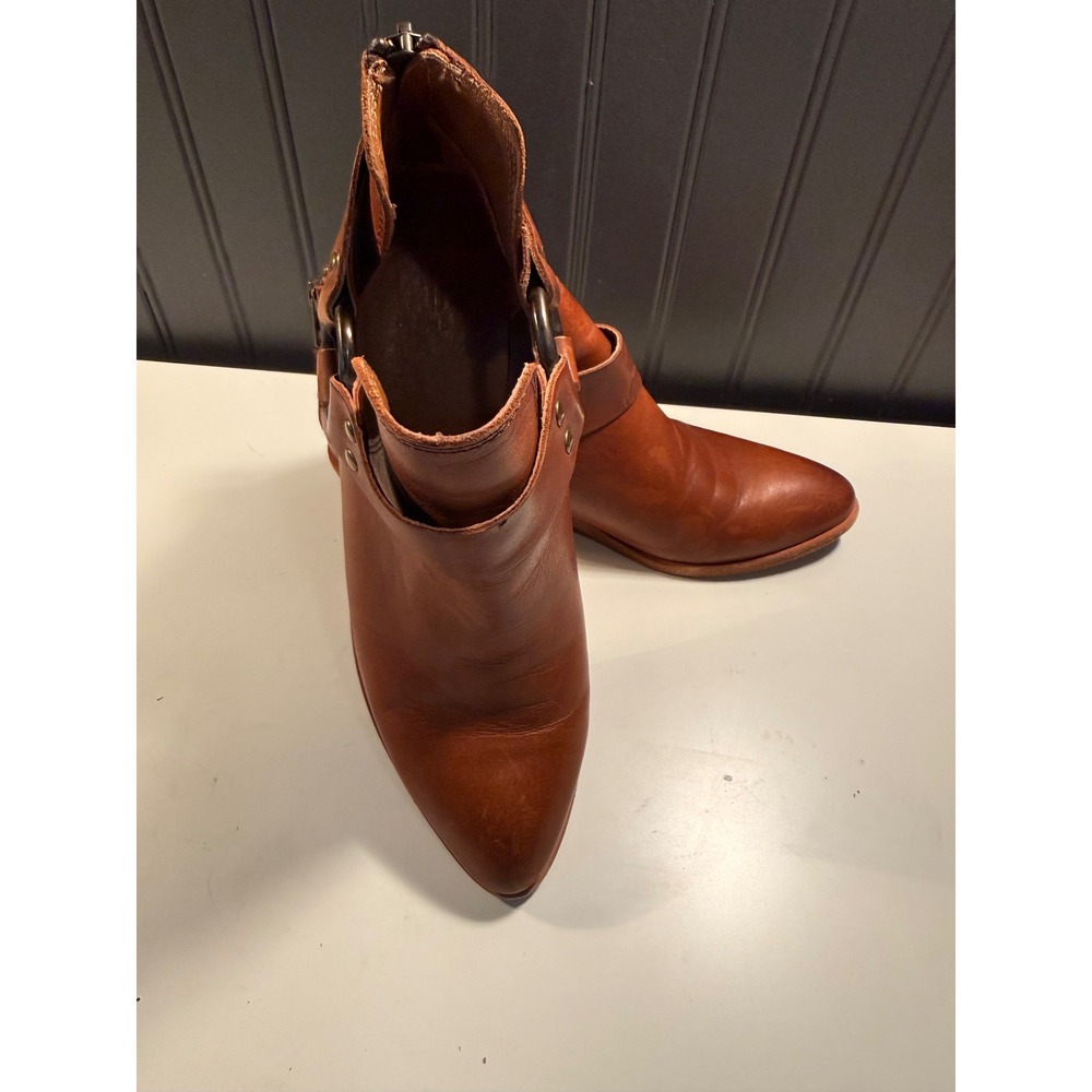 Frye Sacha Moto Shootie Cognac Leather Harness Ankle Boots 8M 3470397-CAR